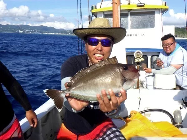 沖縄｜釣り｜ボート｜貸し切り｜渡久地3