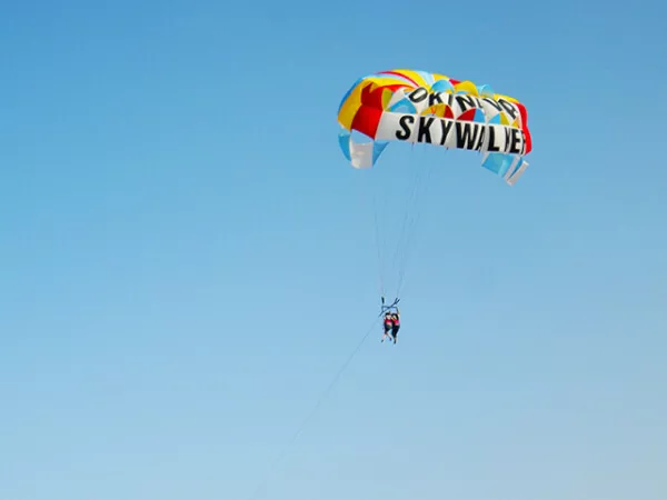 スカイウォーカー｜沖縄｜宜野湾｜パラセーリング＋青の洞窟スノーケル