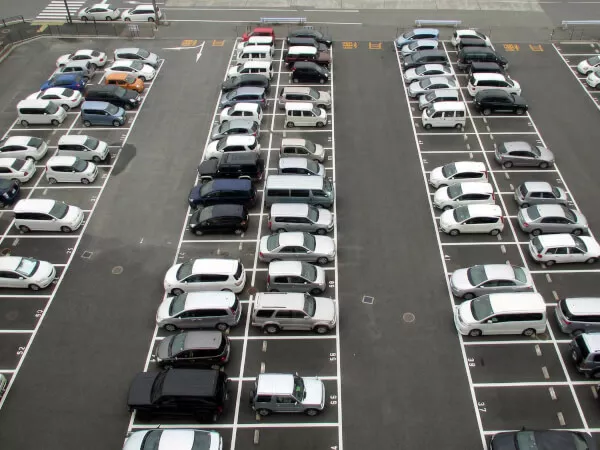 お店の目の前が、駐車場です