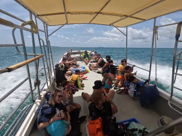 アクアライン号で約15分の船旅⁉