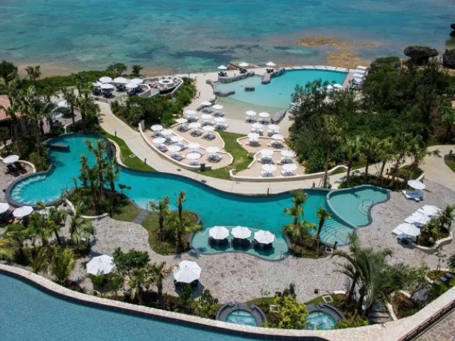 ハイアット リージェンシー 瀬良垣アイランド 沖縄 屋外プール