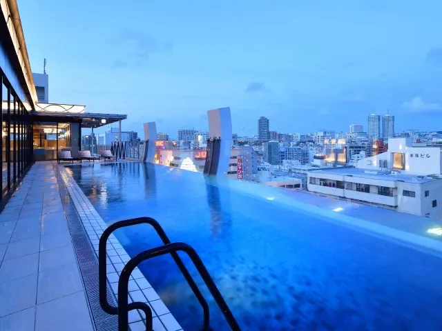 ホテルアクアチッタナハ 屋上プール