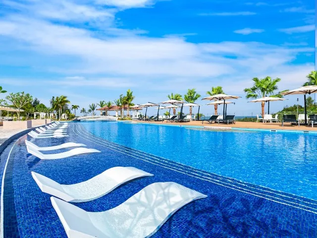 オリエンタルホテル 沖縄リゾート&スパ 屋外スパ