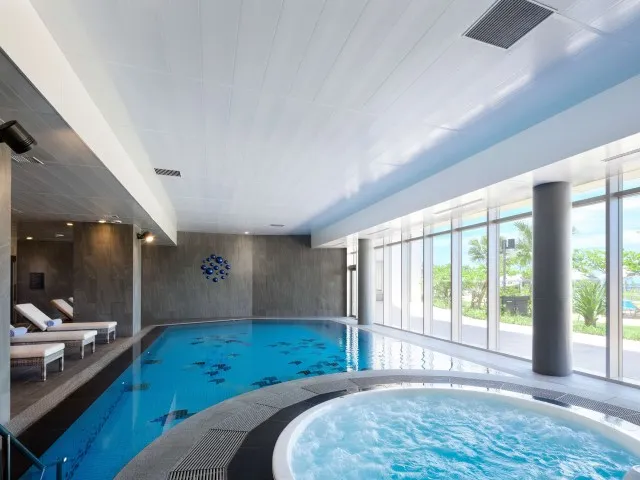 ヒルトン沖縄瀬底リゾート　屋内プール