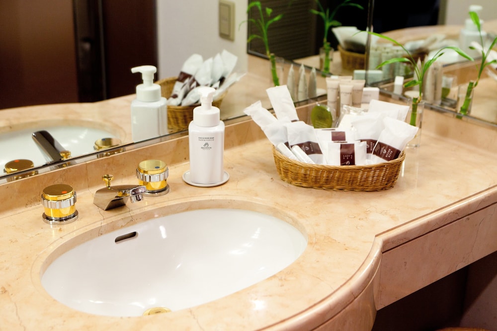 ロイヤル スイート 禁煙 (86㎡) 客室の設備とサービス1 | 京都ブライトン ホテル