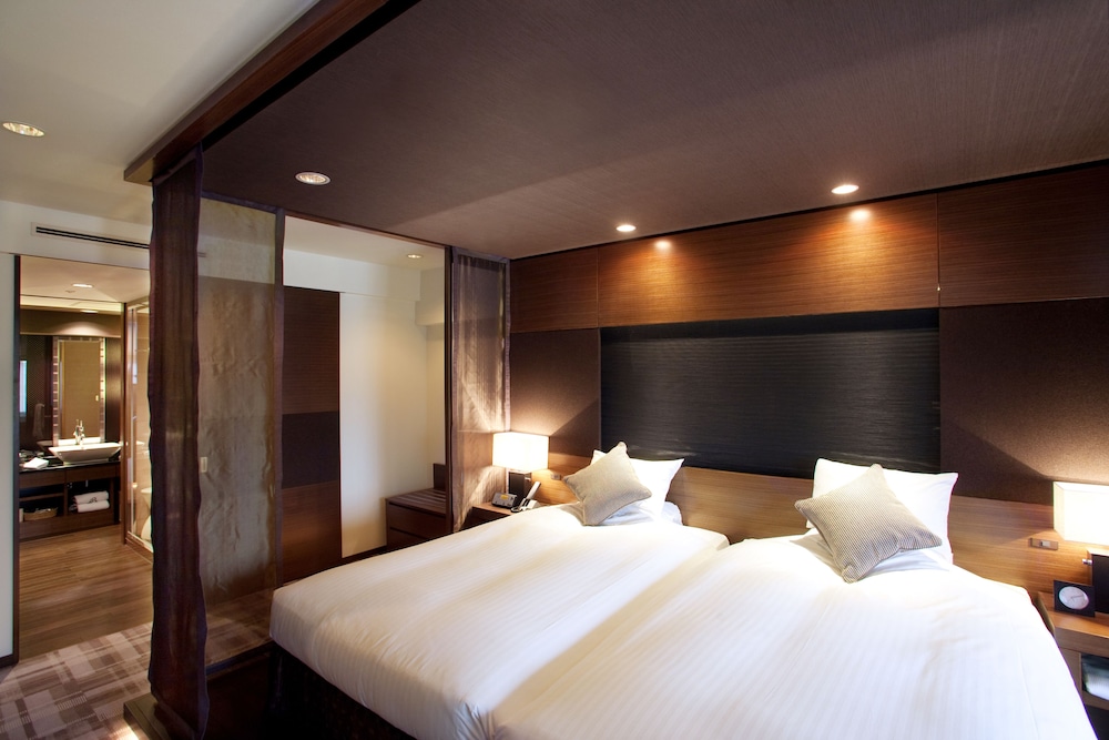 ラグジュアリー スイート ハリウッドツイン 禁煙 (84㎡) 客室0 | 京都ブライトン ホテル