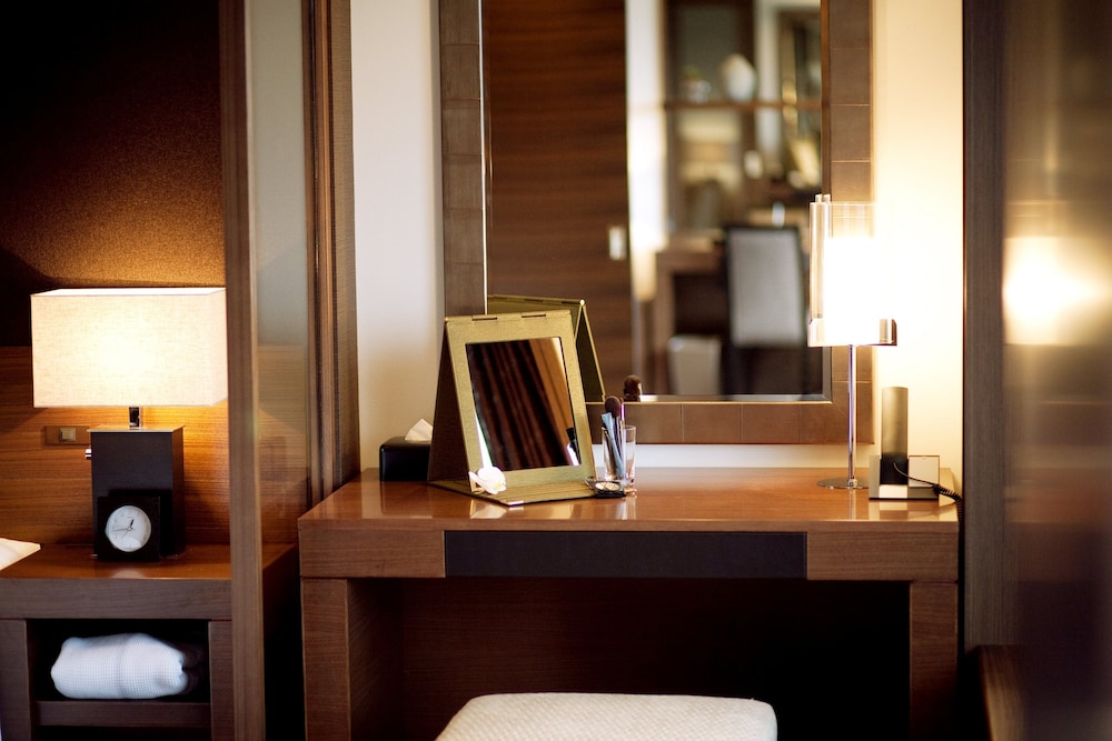 ラグジュアリー スイート ハリウッドツイン 禁煙 (84㎡) 客室4 | 京都ブライトン ホテル