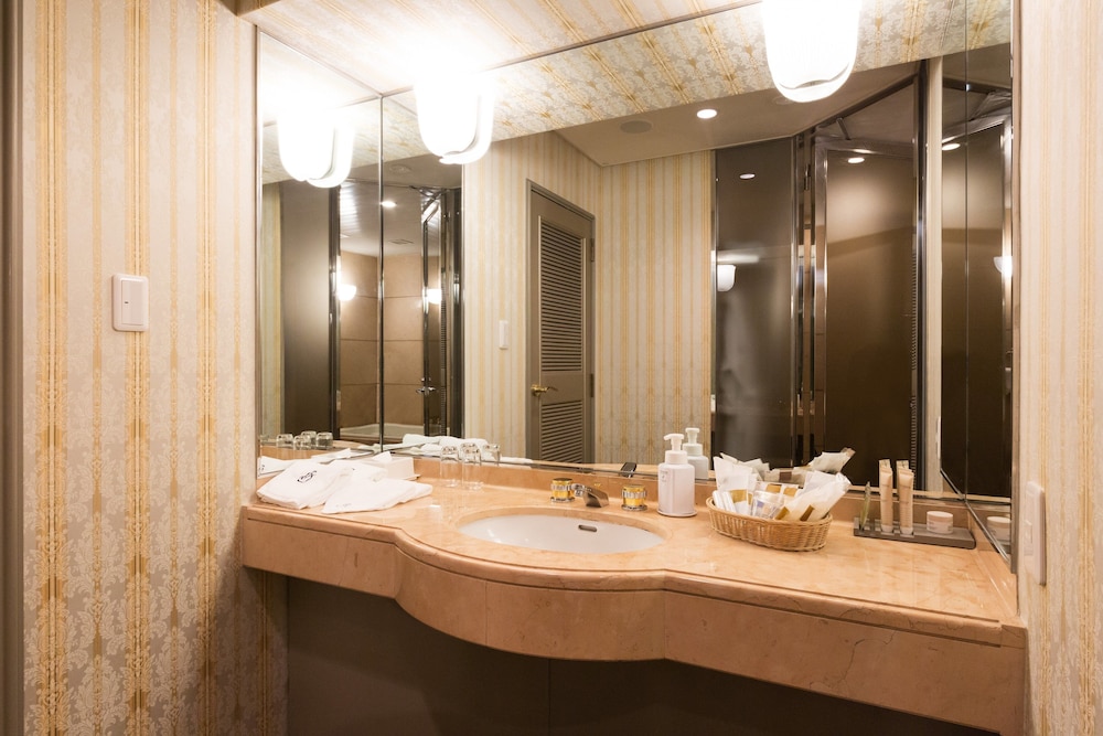 ロイヤル スイート 禁煙 (86㎡) 客室の設備とサービス0 | 京都ブライトン ホテル