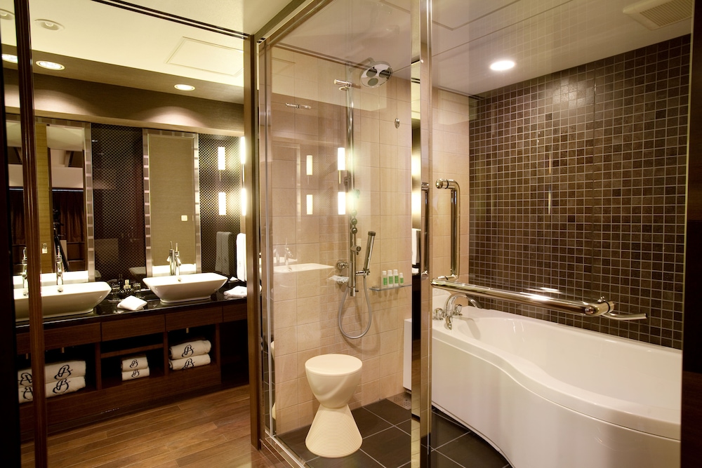 ラグジュアリー スイート ハリウッドツイン 禁煙 (84㎡) バスルーム0 | 京都ブライトン ホテル