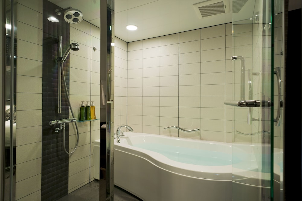 ラグジュアリーコーナーダブル/テラス付 禁煙(44㎡) バスルーム0 | 京都ブライトン ホテル