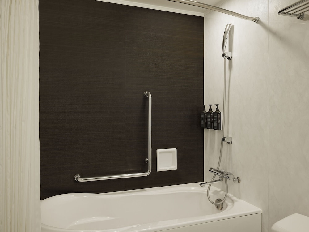 コンフォート スタンダード, 1 クイーン バスルーム1 | シェラトン都ホテル東京