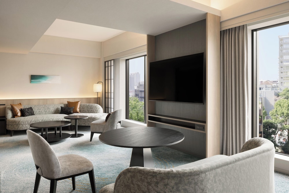 翠 ジュニアスイート, クラブラウンジアクセス, 2 シングル リビング エリア0 | シェラトン都ホテル東京