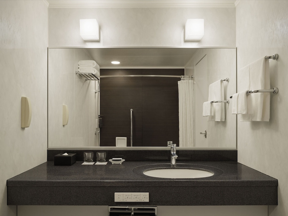 コンフォート スタンダード, 1 クイーン バスルーム0 | シェラトン都ホテル東京