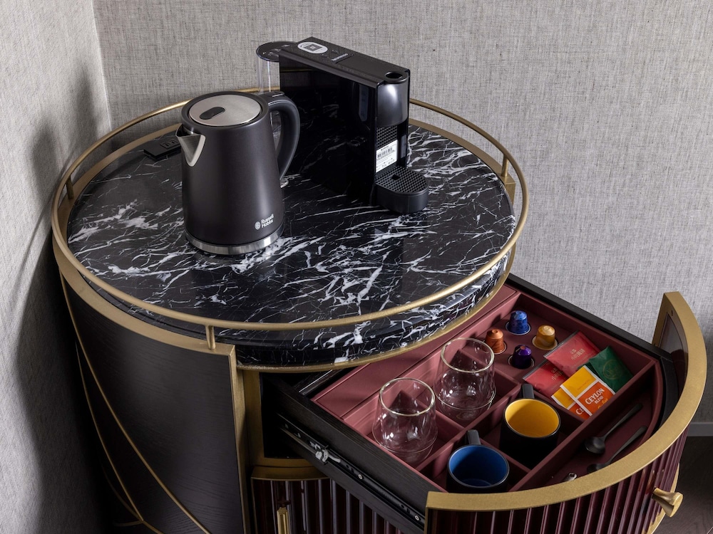 プリビレッジルーム 禁煙 ラウンジ利用付き シングルベッド2台 客室3 | メルキュール 東京日比谷