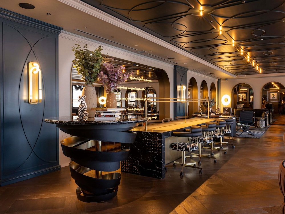 プリビレッジルーム 禁煙 ラウンジ利用付き シングルベッド2台 客室5 | メルキュール 東京日比谷