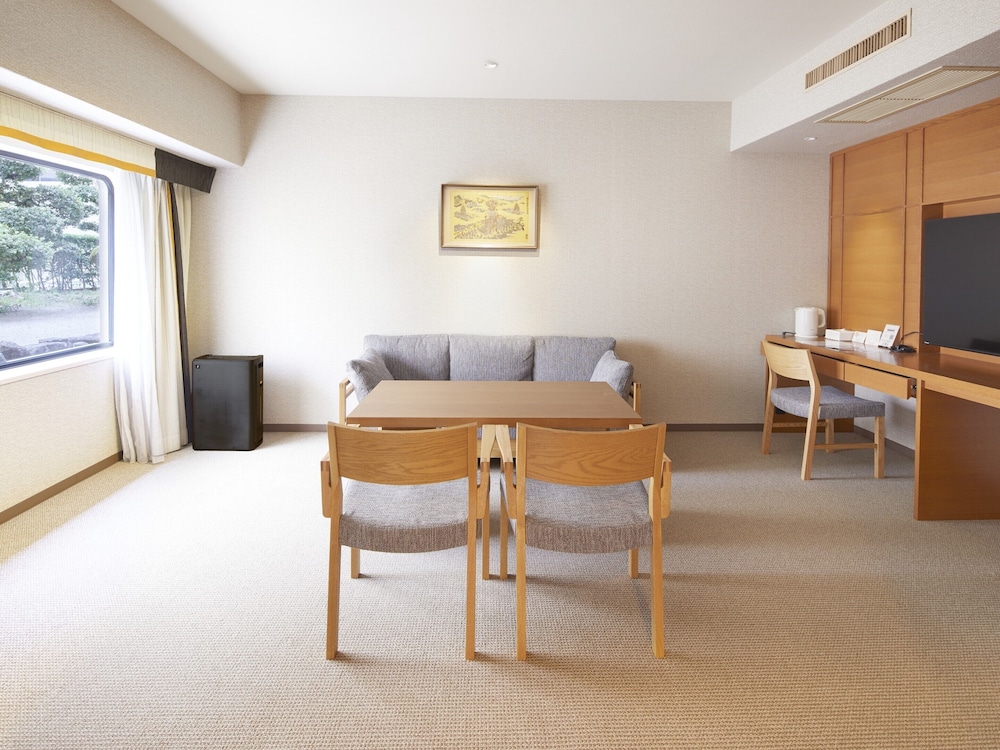 和室 禁煙 リビング エリア0 | ホテルニューオータニ博多