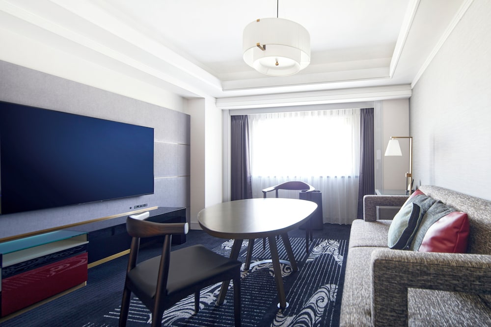 コーナースイートダブルルーム リビング エリア0 | ホテルニューオータニ博多