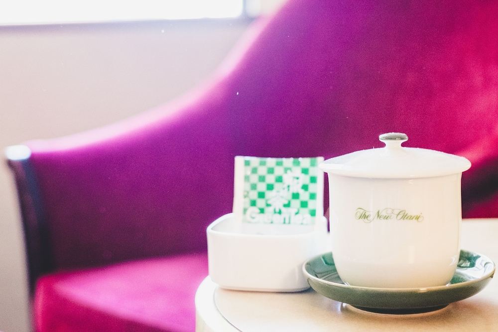 モデレートダブルルーム 喫煙 リビング エリア0 | ホテルニューオータニ博多