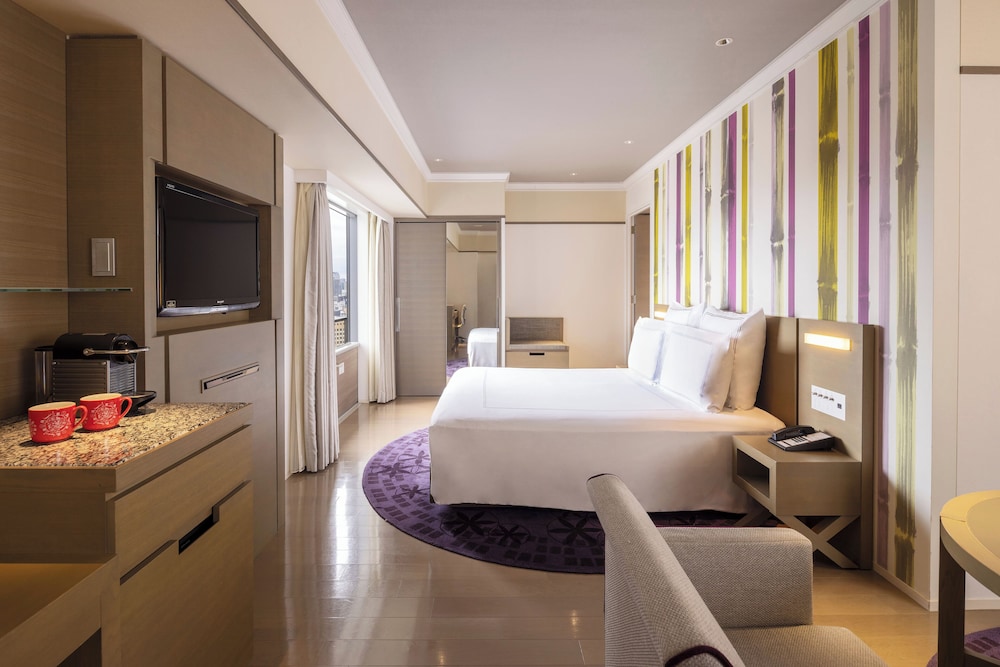 ジュニア スイート キングベッド 1 台 客室3 | スイスホテル南海大阪