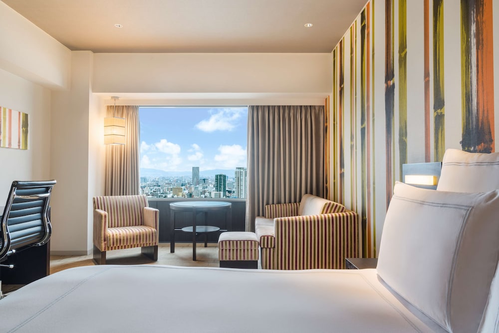 Swiss Advantage Room ルーム キングベッド 1 台 | スイスホテル南海大阪