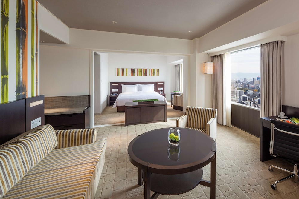 グランド ルーム キングベッド 1 台 (High Floor) | スイスホテル南海大阪