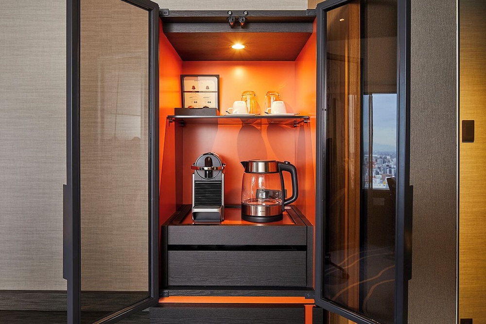 ルーム クイーンベッド 1 台 (Swiss Select) 客室2 | スイスホテル南海大阪