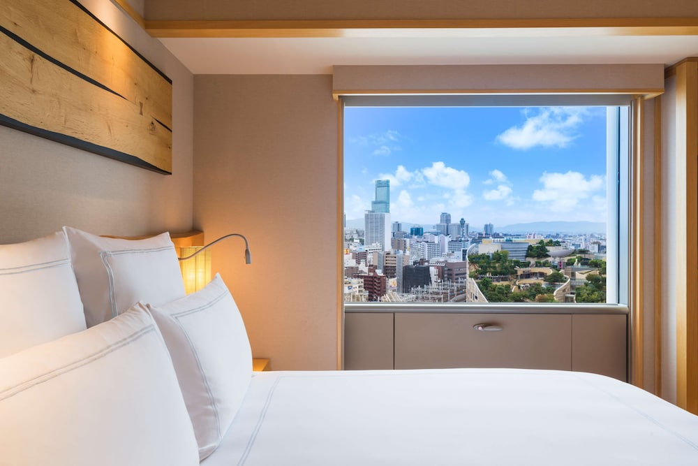 スイート キングベッド 1 台 クラブラウンジ利用可 (Waon) 客室2 | スイスホテル南海大阪
