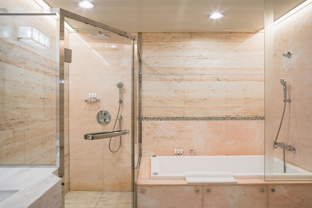 エグゼクティブ スイート シングルベッド 2 台 クラブラウンジ利用可 (Prestige. High Floor) バスルーム0 | スイスホテル南海大阪