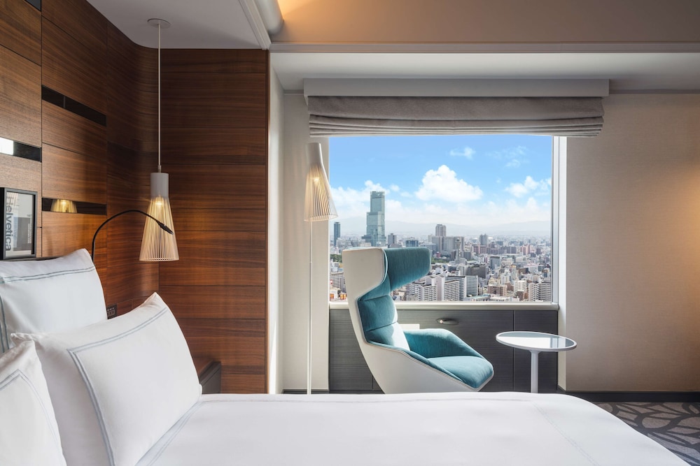 エグゼクティブ スイート キングベッド 1 台 クラブラウンジ利用可 (Prestige. High Floor) 客室2 | スイスホテル南海大阪