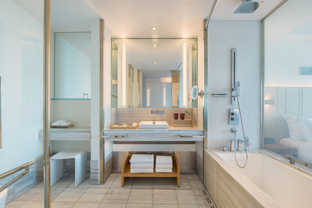 デラックスツイン バスルーム1 | ザ・プリンスギャラリー 東京紀尾井町、ラグジュアリーコレクションホテル