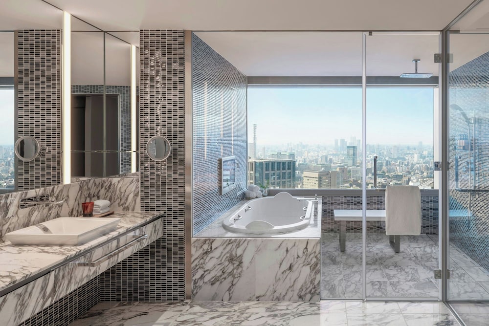 デザイナーズスイート クラブラウンジアクセス付 バスルーム2 | ザ・プリンスギャラリー 東京紀尾井町、ラグジュアリーコレクションホテル