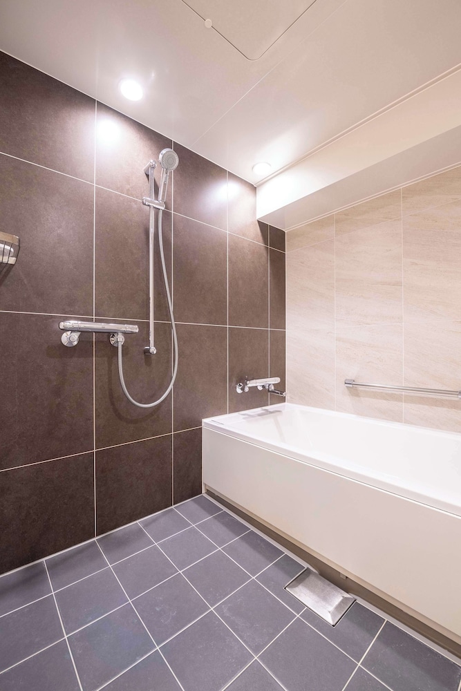 ラグジュアリーハリウッドツインルーム 禁煙A 44.4m2 (ジムアクセス、京都駅からシャトルバス付) バスルーム2 | 京都東急 ホテル