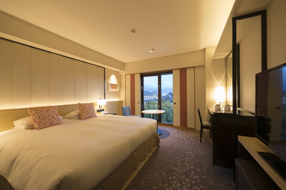 プレミアムダブルルーム 禁煙 (ジムアクセス、京都駅からシャトルバス付) | 京都東急 ホテル