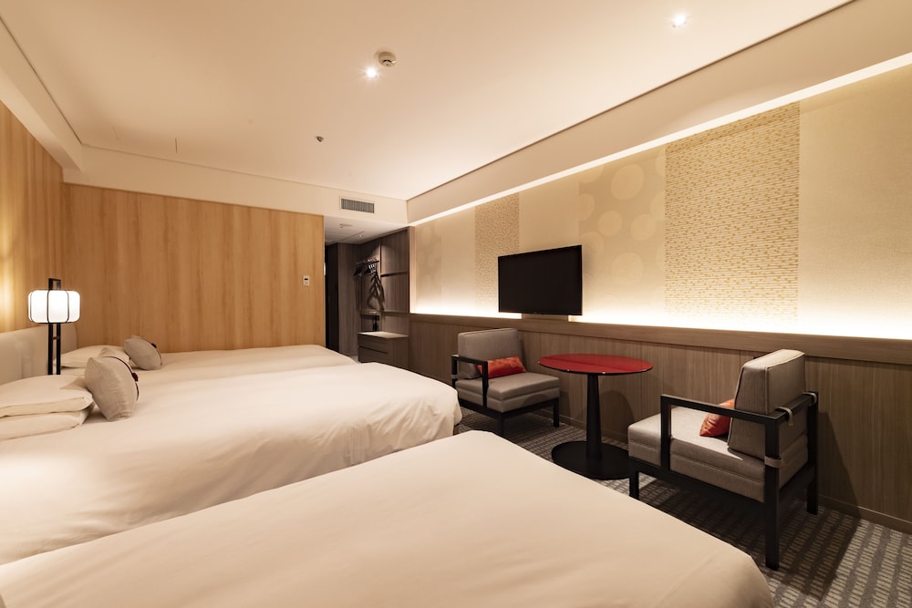 コンセプトトリプルルーム 禁煙 3名予約以外はベッド2台 (ジムアクセス、京都駅からシャトルバス付) 客室1 | 京都東急 ホテル