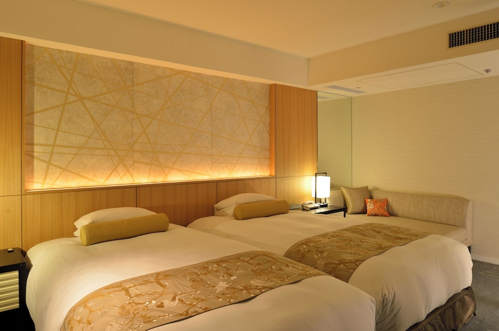 エグゼクティブロイヤルスイート (ジムアクセス、京都駅からシャトルバス付) 客室1 | 京都東急 ホテル