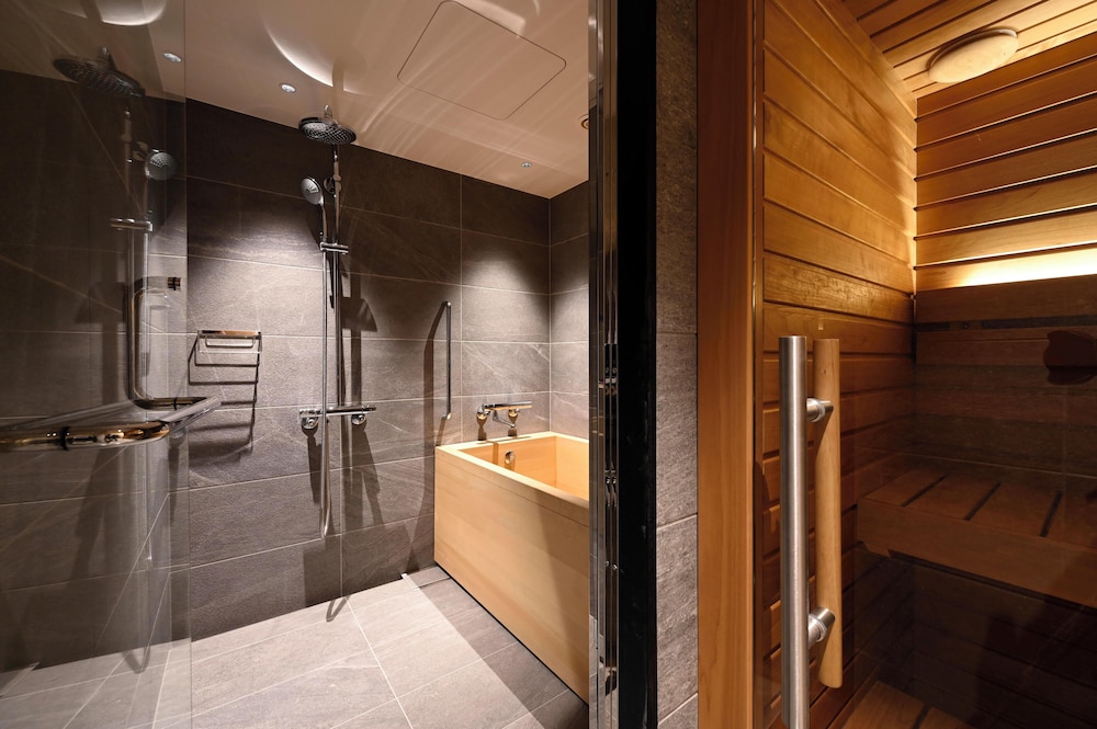 本館エグゼクティブフロア セレブリティスイートツイン (禁煙)(ジム・屋内プール無料) バスルーム1 | 神戸ポートピアホテル