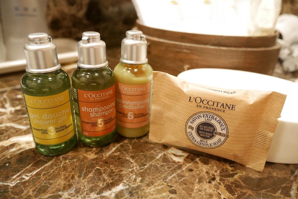 デラックス ツインルーム 禁煙 客室の設備とサービス0 | ローズホテル横浜