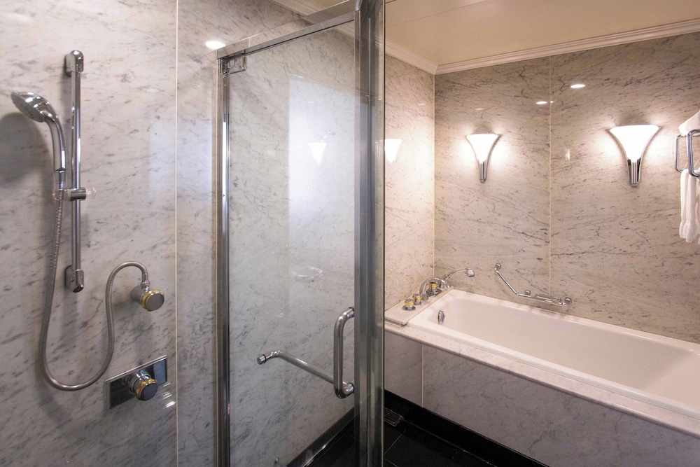 スイート シングルベッド 2 台 禁煙 コーナー バスルーム0 | ウェスティンホテル大阪