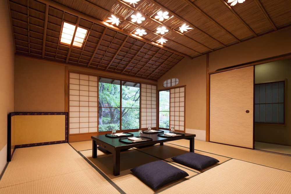 レストラン1 | ザ・プリンス 京都宝ヶ池、オートグラフ コレクション