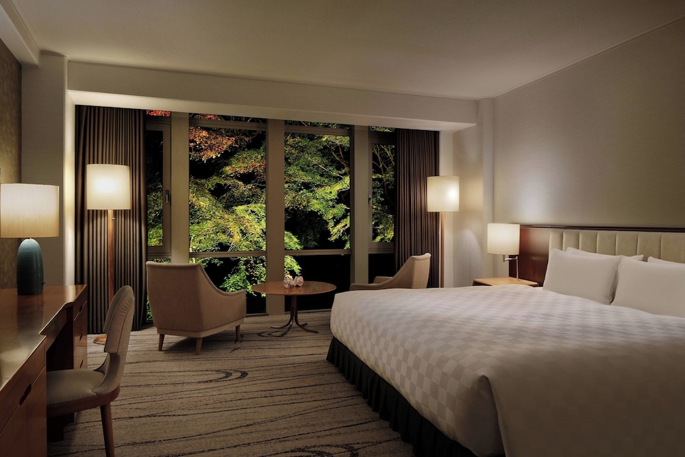 ルーム キングベッド 1 台 客室3 | ザ・プリンス 京都宝ヶ池、オートグラフ コレクション