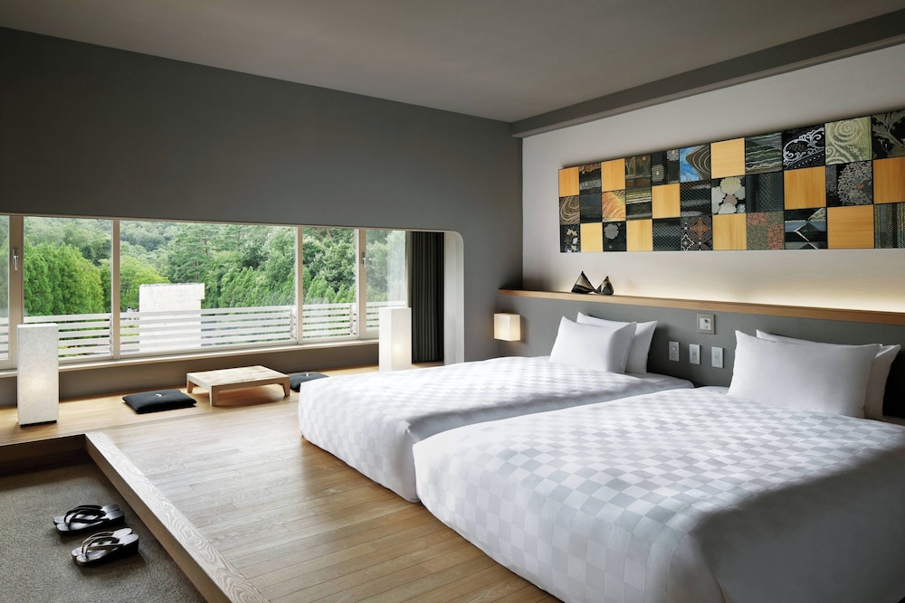 シグネチャー スイート シングルベッド 2 台 禁煙 客室1 | ザ・プリンス 京都宝ヶ池、オートグラフ コレクション