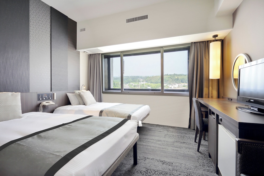 スーペリアセミダブル エキストラベッド1台使用 (禁煙) 客室5 | アートホテル成田