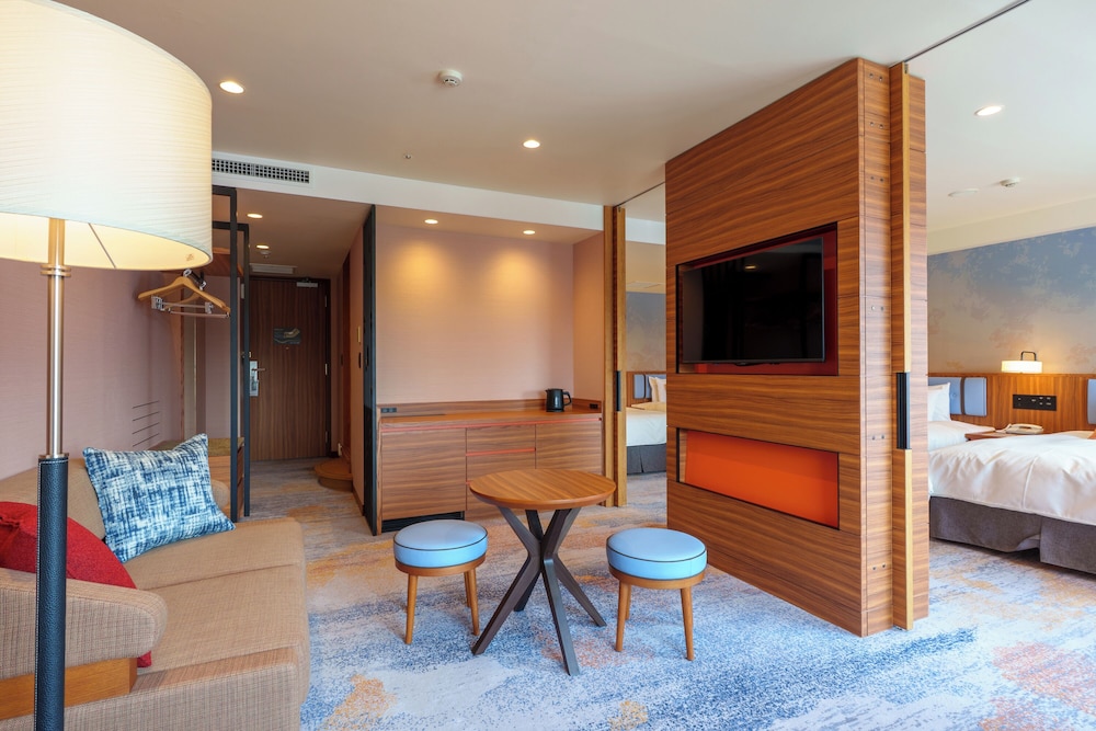 [富士山ビュー] ファミリールーム (禁煙) リビング エリア0 | ハイランドリゾート ホテル＆スパ