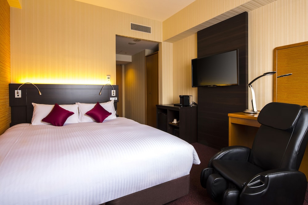 グランド ダブルルーム クイーンベッド 1 台 禁煙 客室1 | チサン グランド 長野