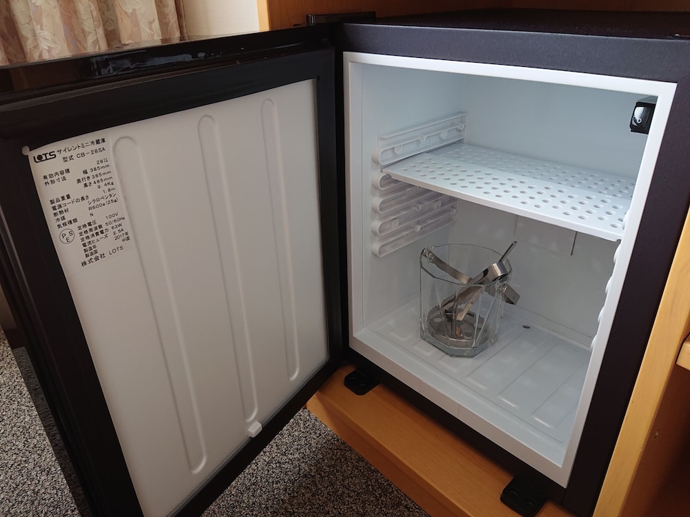 エコノミー ダブルルーム セミダブルベッド 1 台 禁煙 小型冷蔵庫0 | チサン グランド 長野