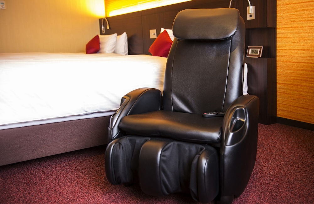 グランド ダブルルーム クイーンベッド 1 台 禁煙 客室の設備とサービス1 | チサン グランド 長野