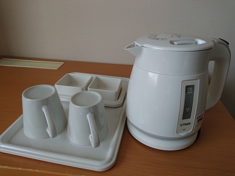 エコノミー ダブルルーム セミダブルベッド 1 台 禁煙 客室の設備とサービス2 | チサン グランド 長野