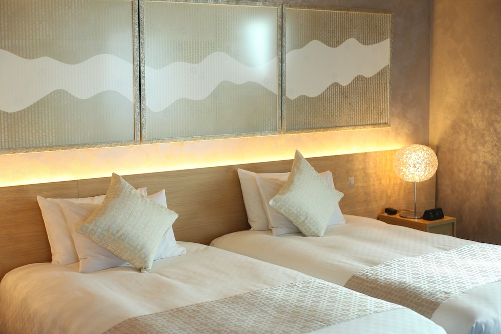 雲母唐長ルーム 銀月 | リーガロイヤルホテル京都