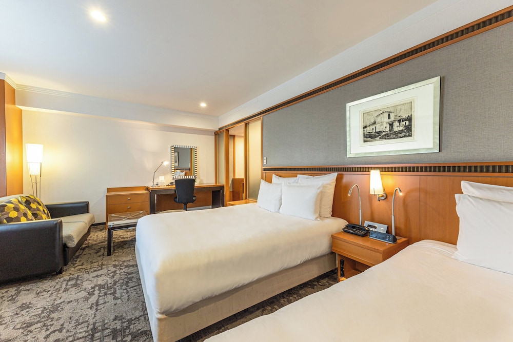 プレミアム ルーム ベッド (複数台) バリアフリー クラブラウンジ利用可 | ANAクラウンプラザホテル福岡 by IHG