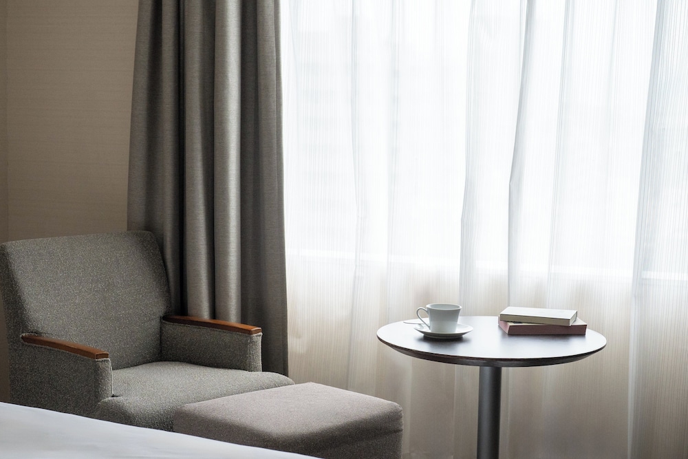 プレミアム ルーム シングルベッド 2 台 シティビュー 客室4 | ANAクラウンプラザホテル広島 by IHG